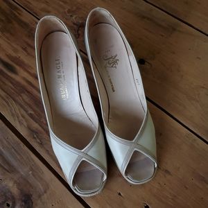 Bruno Magli Women's Peep Toe Leather High Heels Size 7.5 N